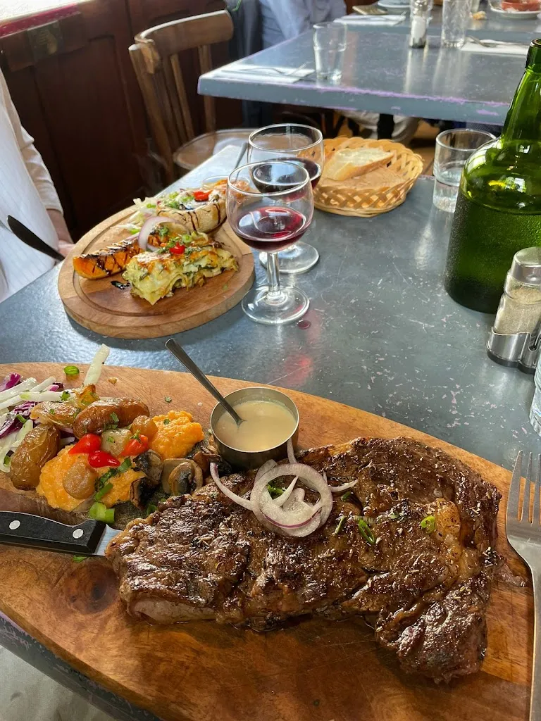 Pete Johnson_Chez Lionel_Gennes-Val-de-Loire_review