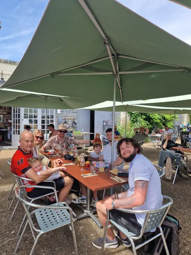 Claire Bramley-Harker_Au coin du Fleuve_Gennes-Val-de-Loire_review