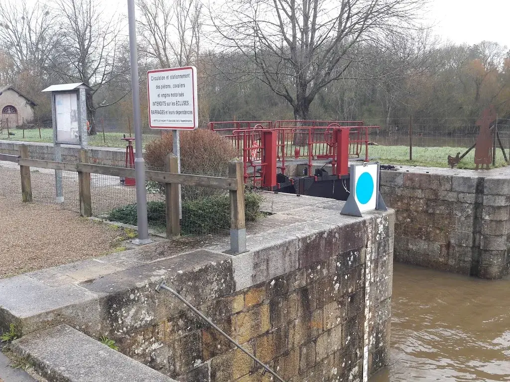 Captain Arawak_Maison éclusière de Grez-Neuville_Grez-Neuville_review