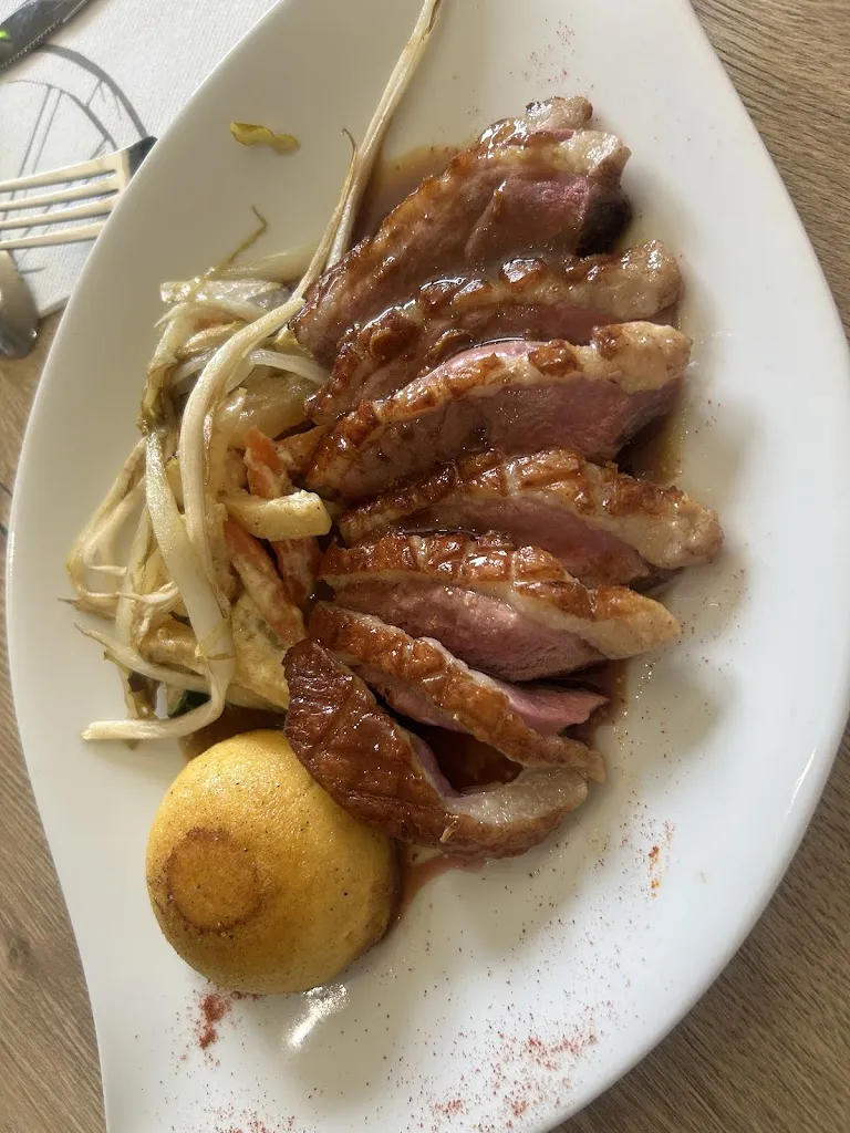 Gatien Gorand_Auberge du Charron à Montréal la cluse_Montréal-la-Cluse_review