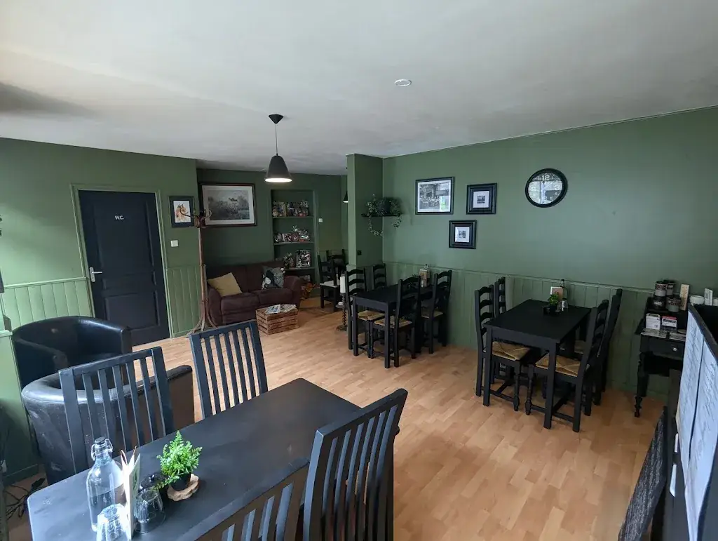 Café Corbeau_Gorron_slider_image_1