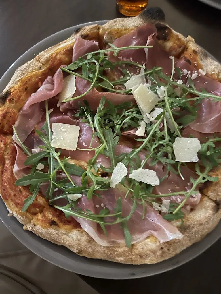 Irina Bertram_LA CALABRESE chez Francesco_Montréal-la-Cluse_recensione