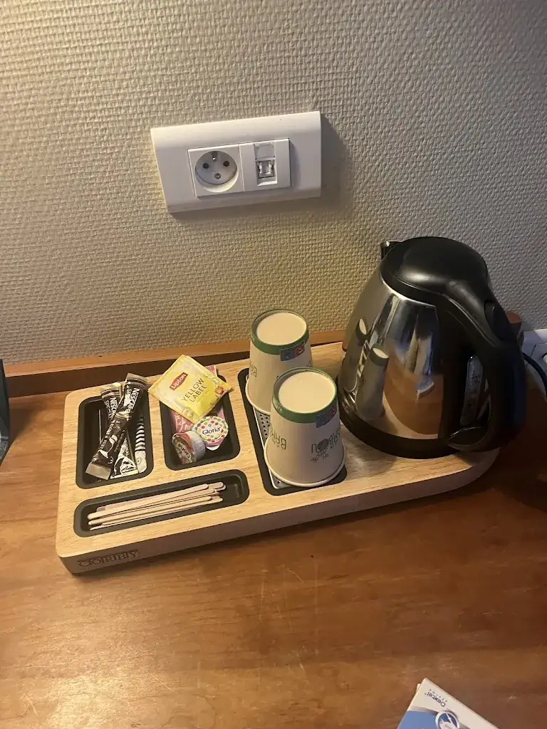 Clive Moreham_Logis Hôtel l'Abreuvoir_Héric_review