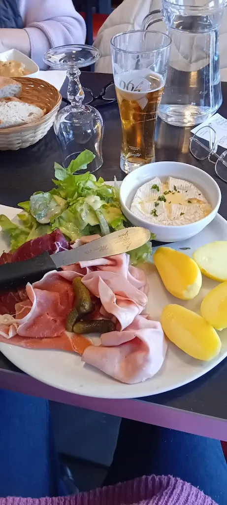 Une Place A Table_Montalieu-Vercieu_slider_image_3