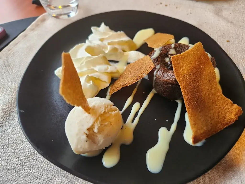 Emeric N_Restaurant La Bonne Source_Herbignac_review