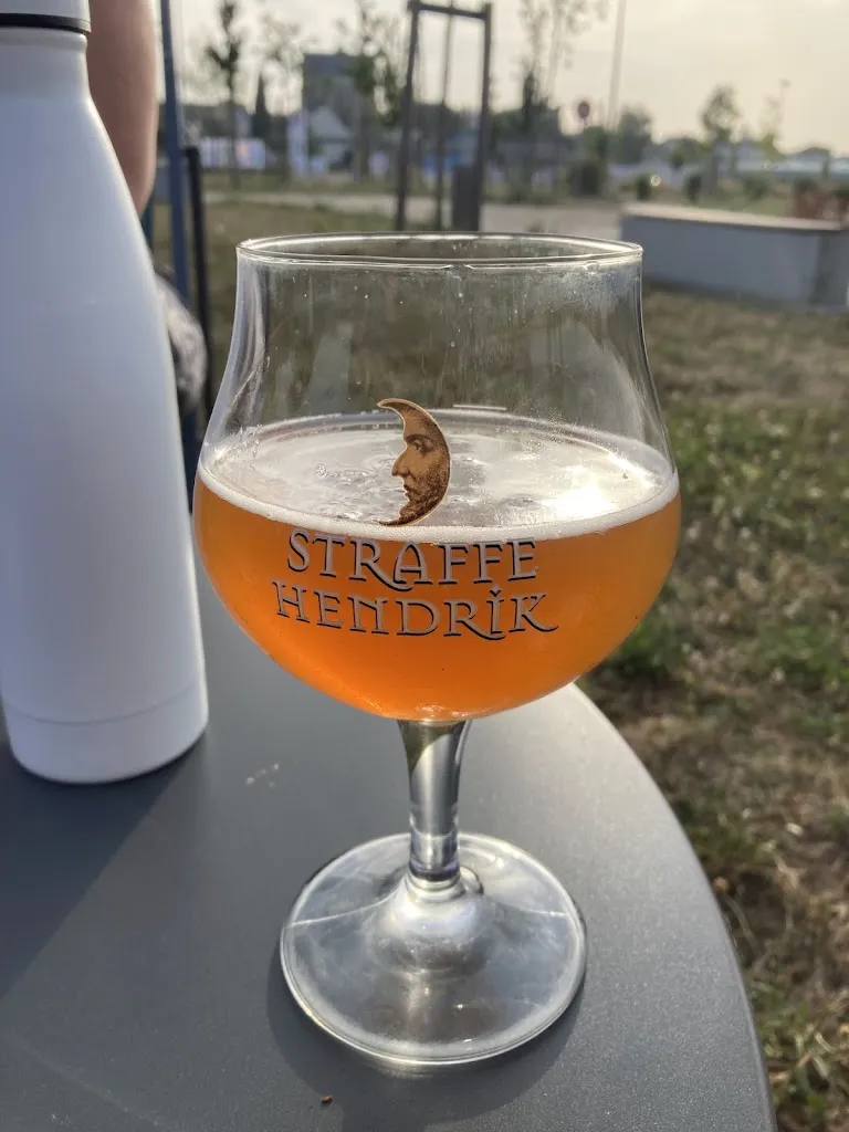 Alexander Marshall Ewart_La Cabane à Mousse Herbignac - Cave & Bar à Bières en Brière_Herbignac_recensione