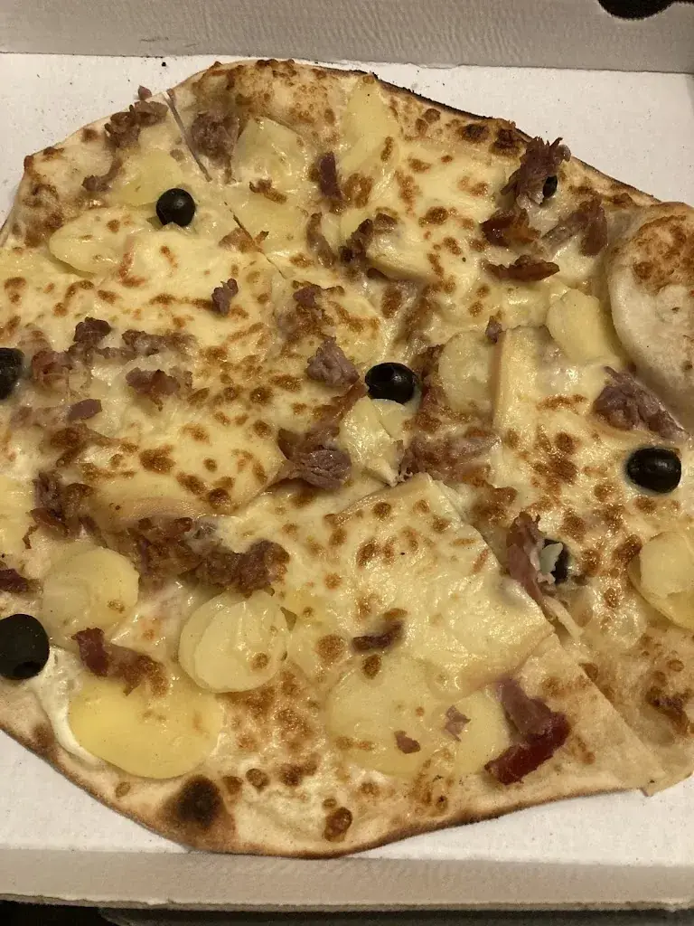 Régina LE GAL-RYO_Le Kiosque à Pizzas_Herbignac_review