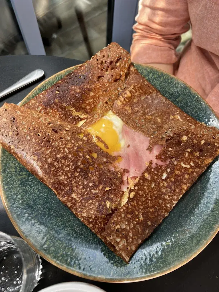 Manon Billard_Entre Nous_Guérande_recensione