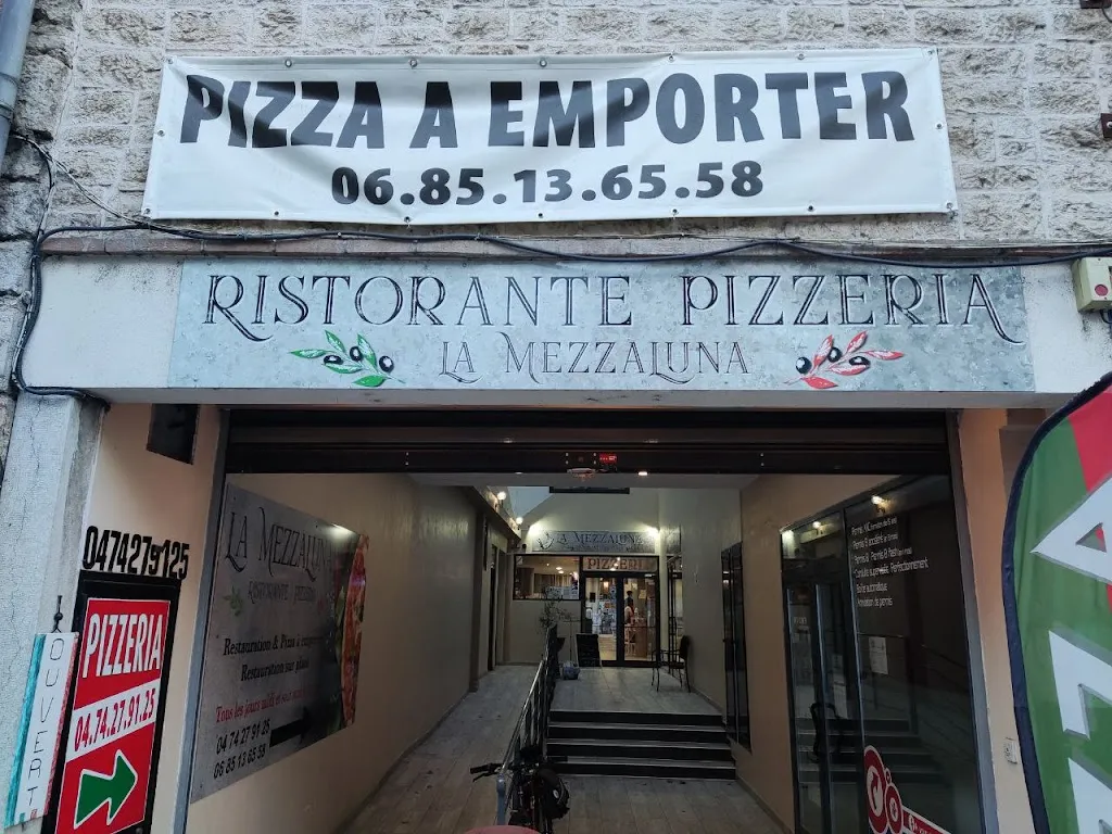 Maroun Kiwan_Restaurante Pizzeria Mezzalunamikro_Montalieu-Vercieu_review