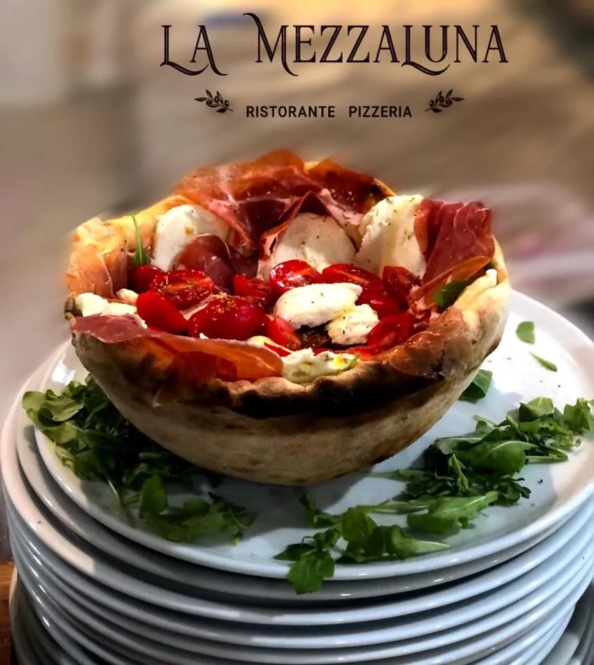 Restaurante Pizzeria Mezzalunamikro_Montalieu-Vercieu_slider_image_3