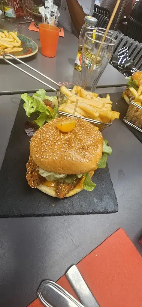 Henri-Michel Yere_Chez Lucien_Guérande_review