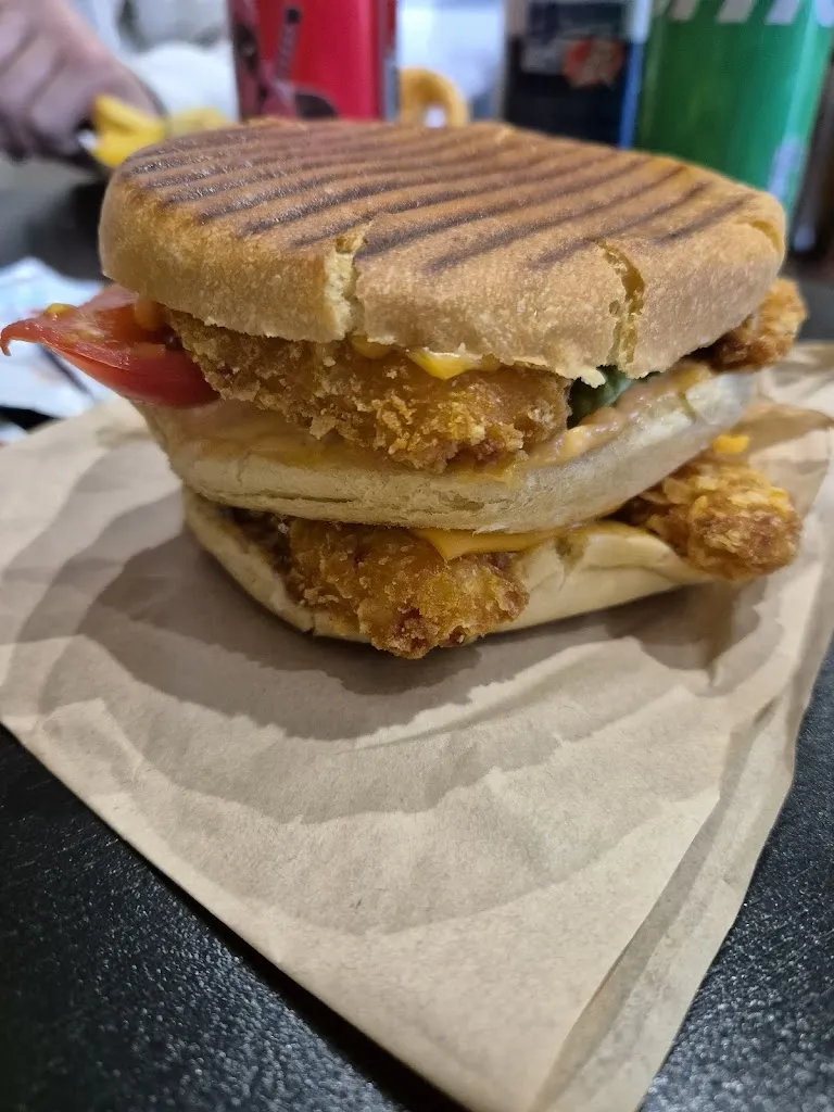 Menu_Chez Clément, burger maison, fish and chips, paninis, salade Guérande🍔🍔🍔🥗🥗🥗🐟🐟🐟🥪🥪🥪_Guérande_immagine_8