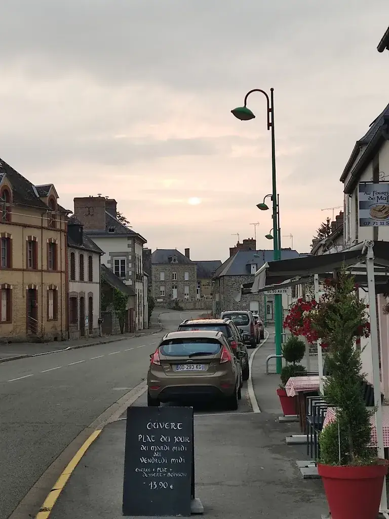 Jonwood Group Ltd_Au Fourneau de Mallo_Couptrain_review