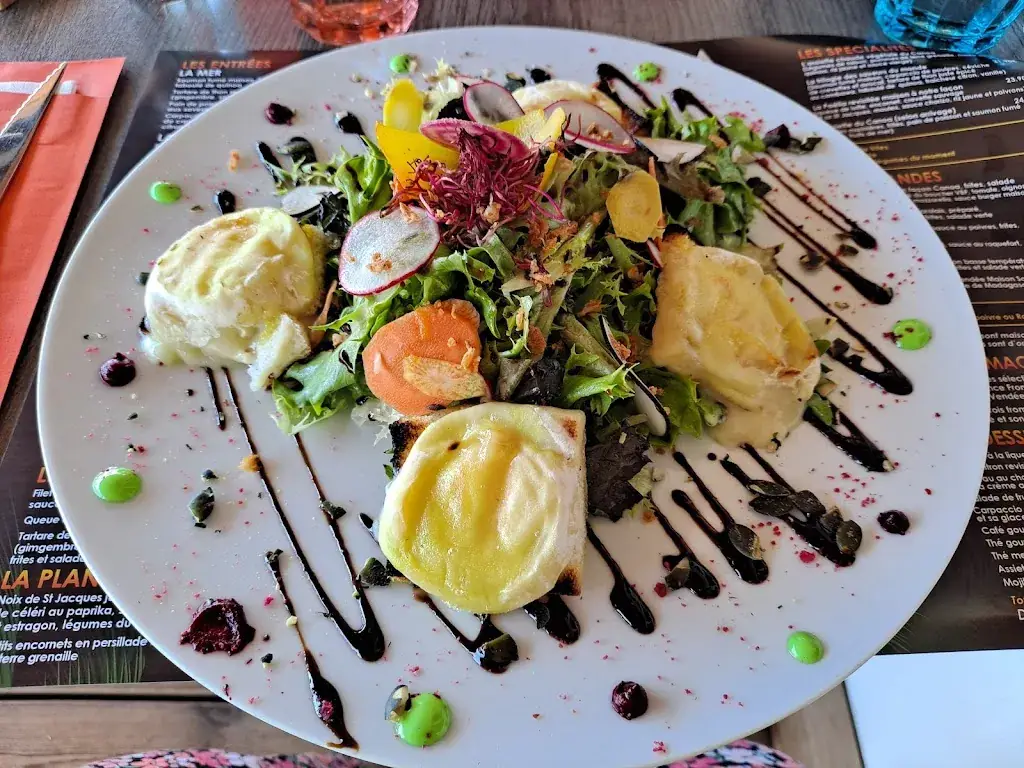 Ceri Williams_Canoa_Jard-sur-Mer_review