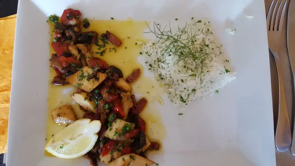 Louis LaBrie_Les Loups de Mer_Talmont-Saint-Hilaire_review