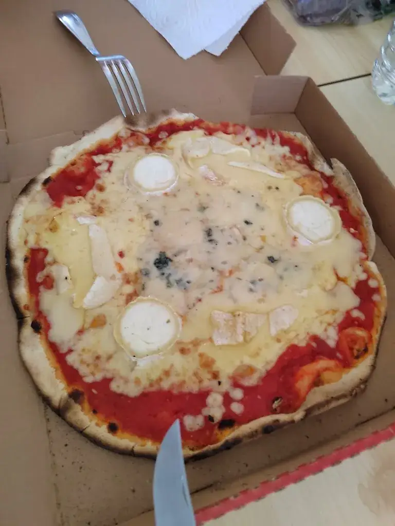 kristelle pecourt_Bahia pizza_Jard-sur-Mer_review