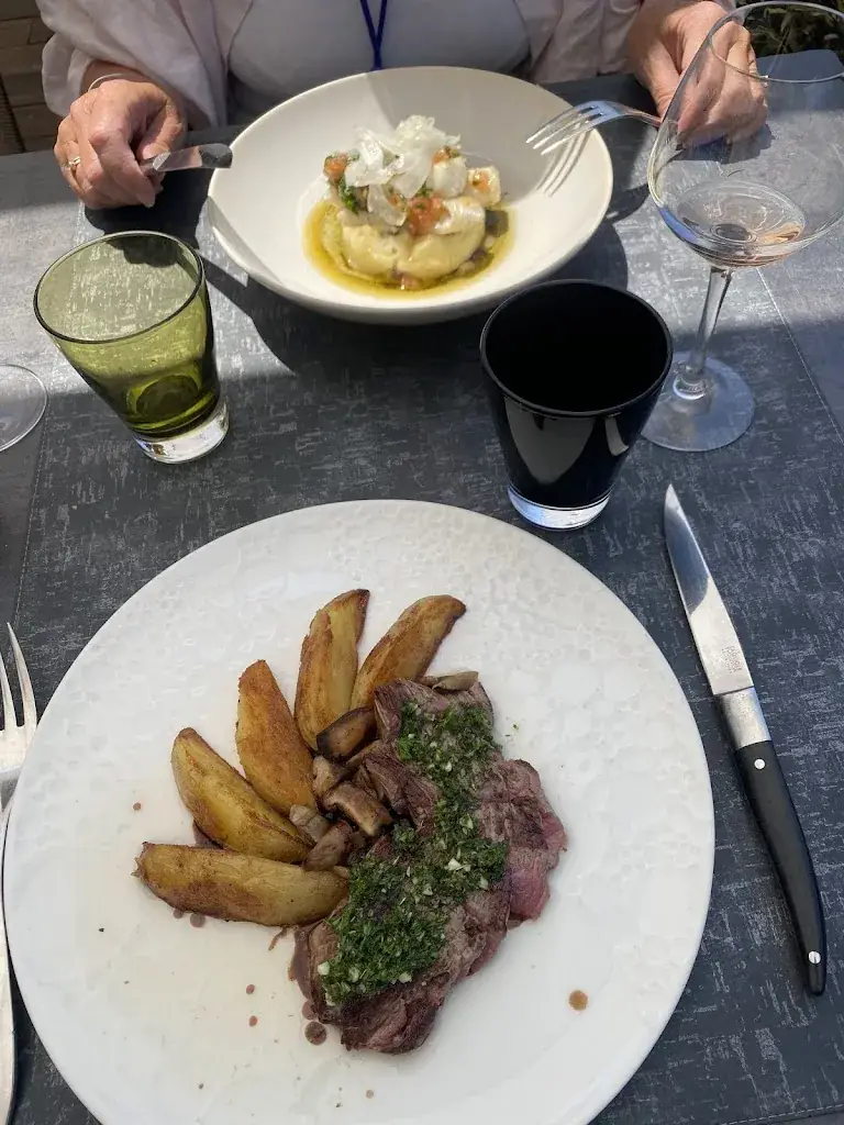 Charles Shelbourne_LA TERRASSE_Sablé-sur-Sarthe_review