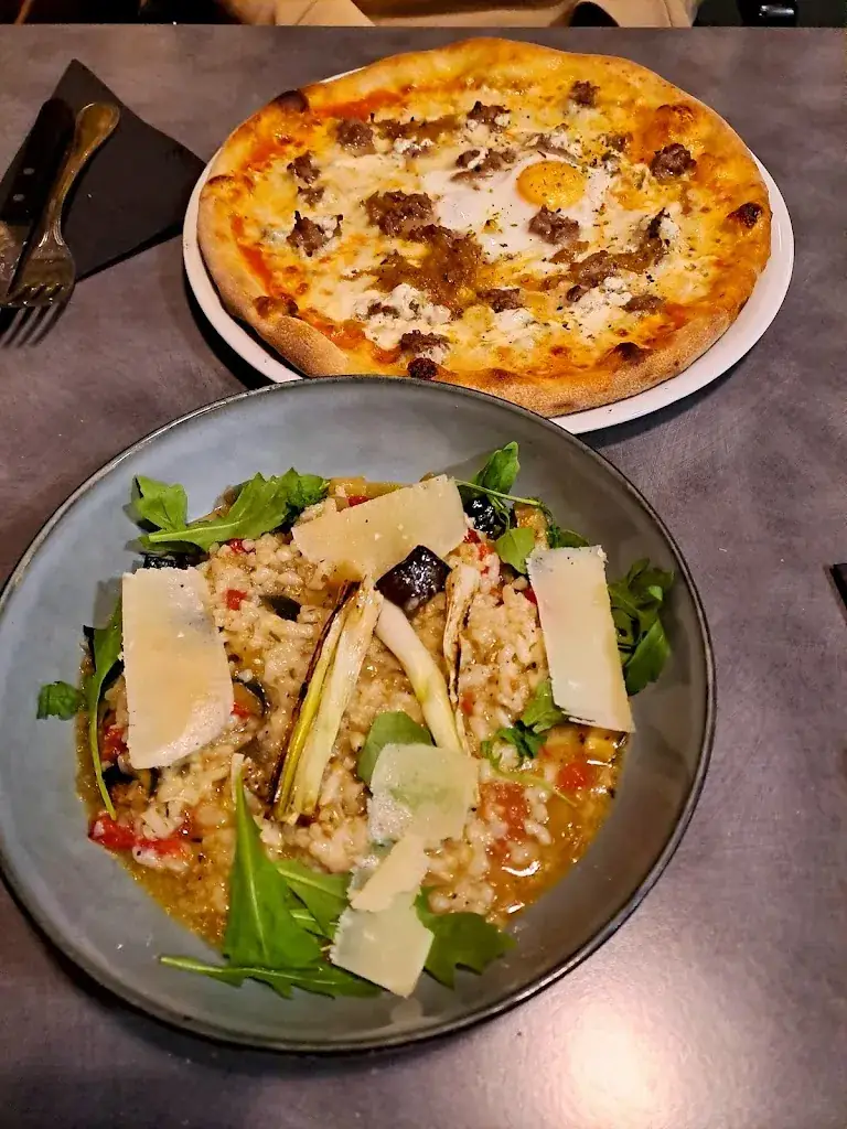 Nuria Almendro_La Sablésienne * Restaurant-Pizzeria-Caviste_Sablé-sur-Sarthe_review