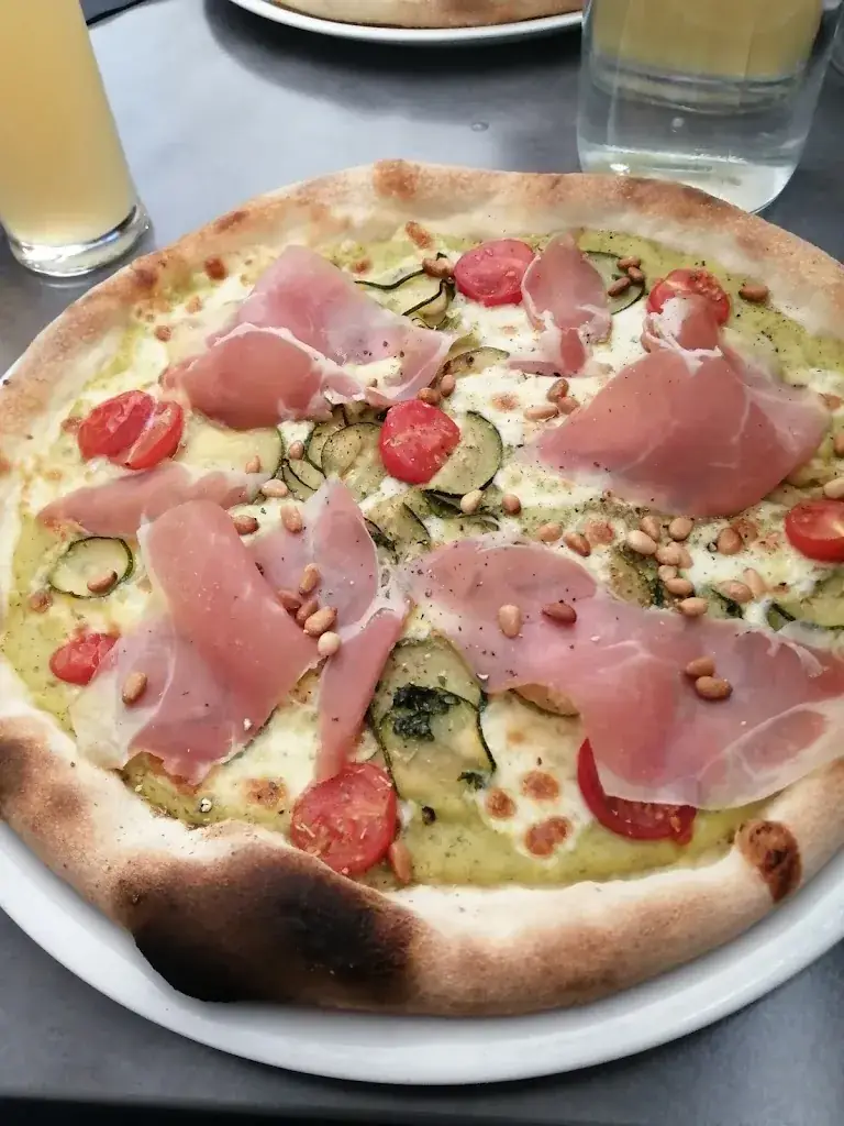 Marie-France Mot_La Sablésienne * Restaurant-Pizzeria-Caviste_Sablé-sur-Sarthe_review