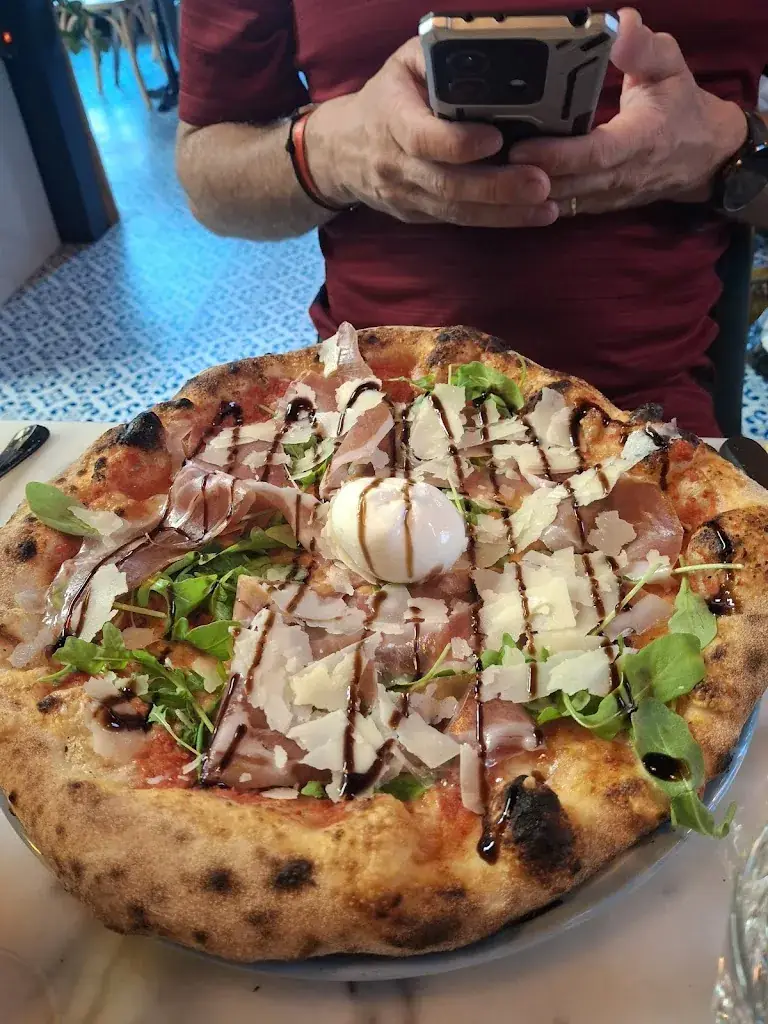 Elodie Moy_Jularo_Chapelle-des-Marais_review