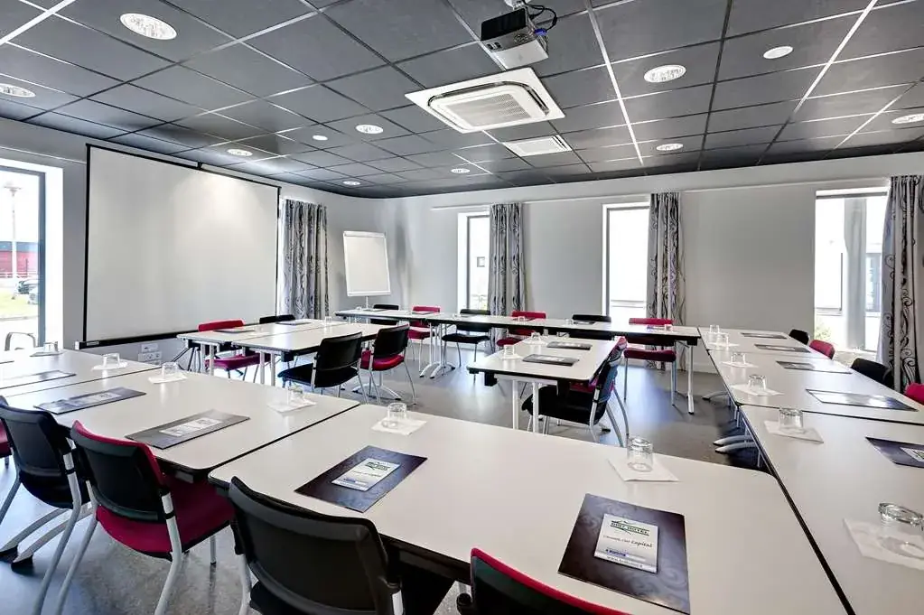 Brit Hotel Vendee Mer_Achards_slider_image_3