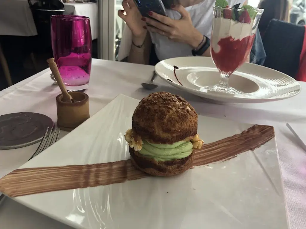 Joe Faddoul_14 Avenue_Baule-Escoublac_review