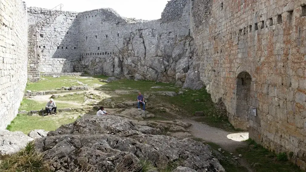 Gill C_A La Patate Qui Fume_Montségur_review