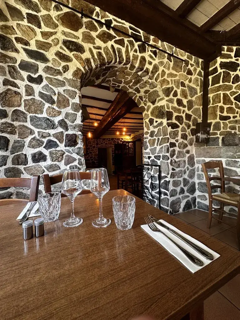 Hôtel restaurant Costes_Montségur_slider_image_1