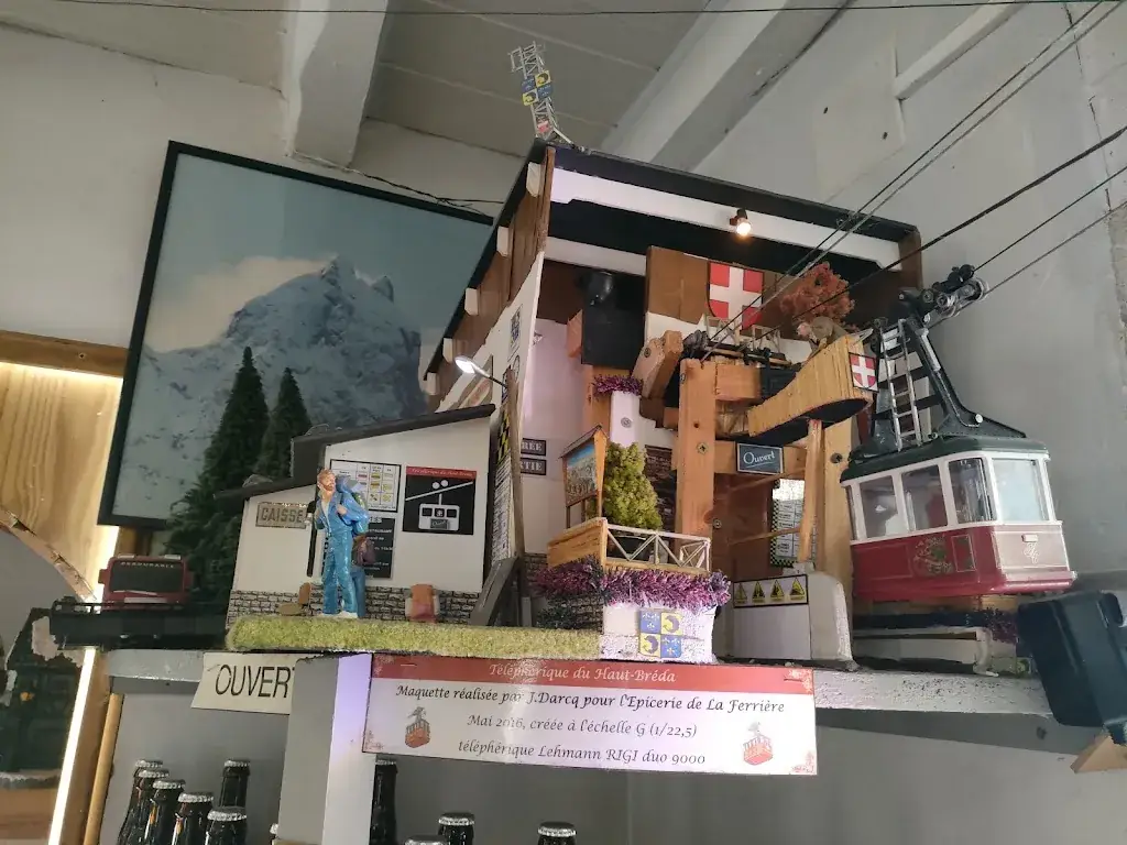 Michel Pelvoux_L'épicerie de la Ferrière_Haut-Bréda_review