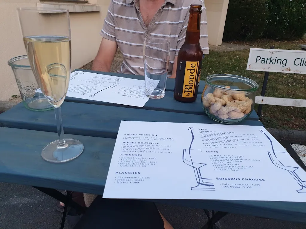 Samira Rousselière_Les soeurs Foucher_Chapelle-sur-Erdre_review