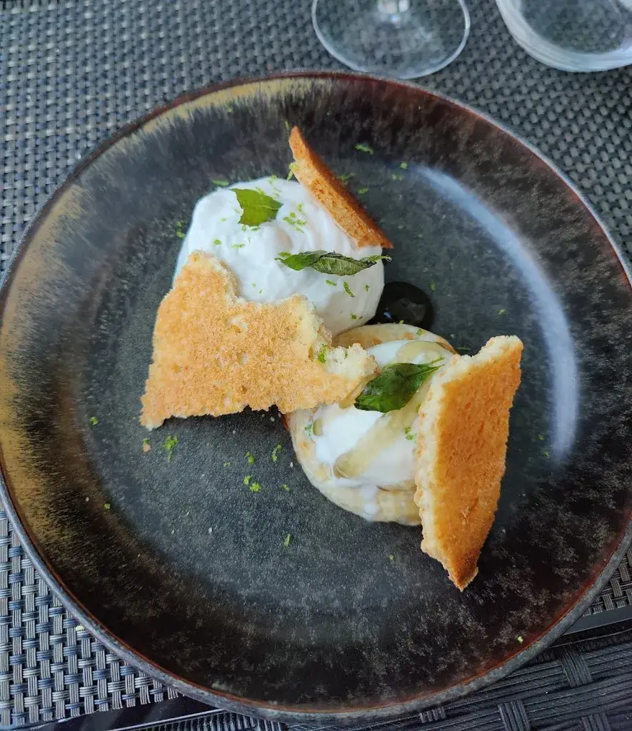 Antoine Giraudmaillet_Le Beau Nid_Sucé-sur-Erdre_review