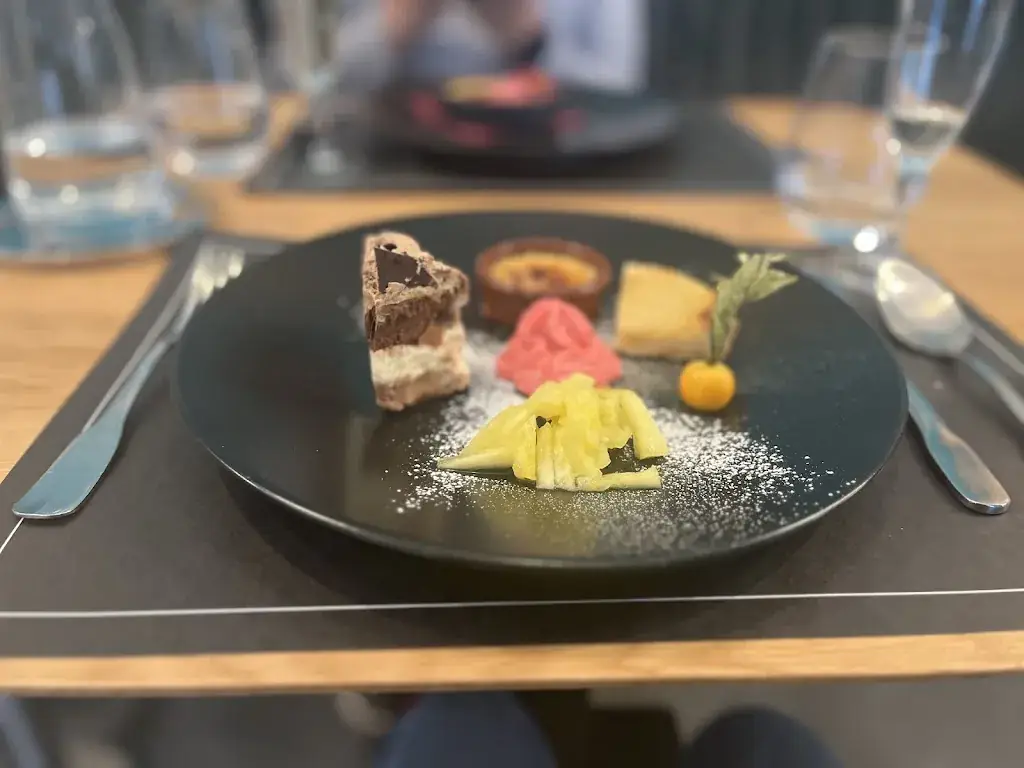 Scott Burnside-Allen_Restaurant d'application L'arlequin_Montmélian_review