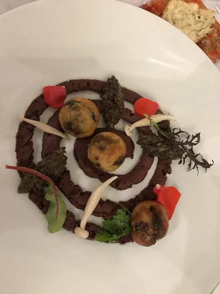 Ryan Brown_Restaurant Le Dauphin_Ferté-Bernard_avis