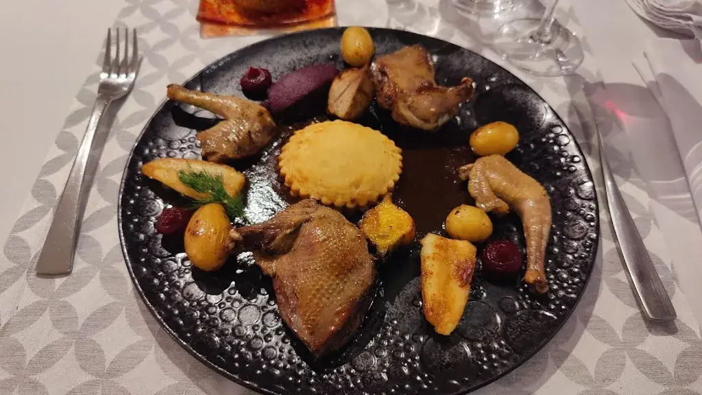 Restaurant Le Dauphin_Ferté-Bernard_slider_image_2