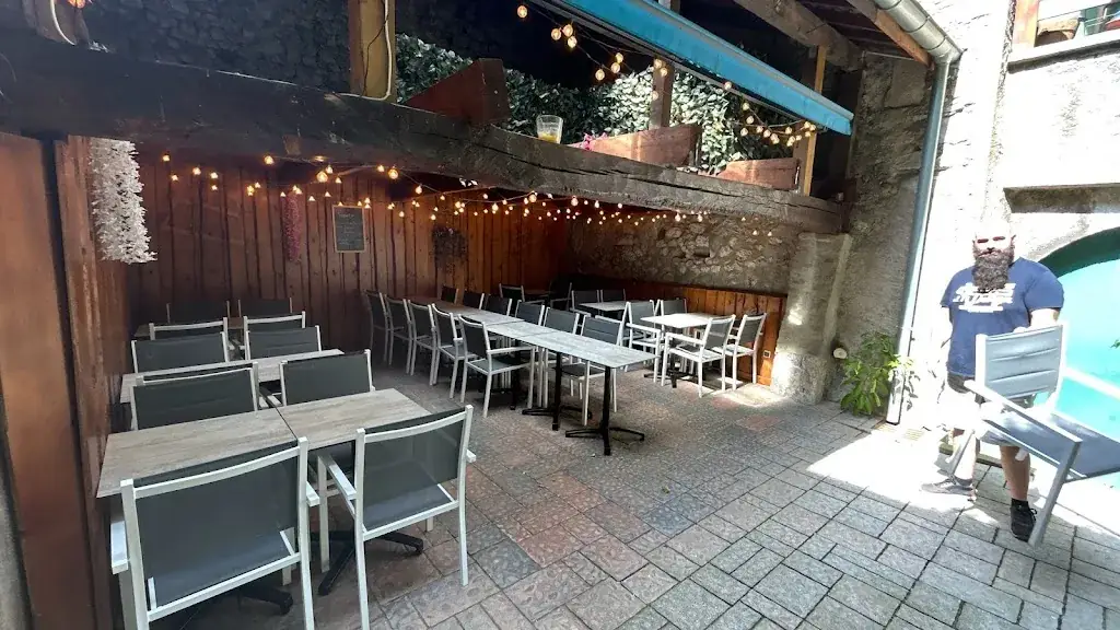 LA BELLE DEMOISELLE_Montmélian_slider_image_1