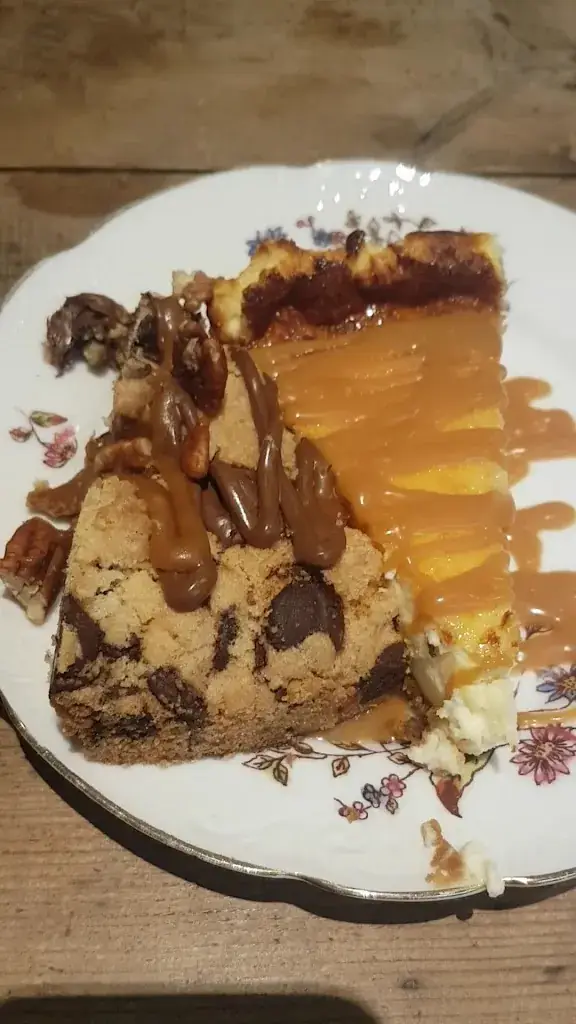 Madame Moustache_Ferté-Bernard_slider_image_2