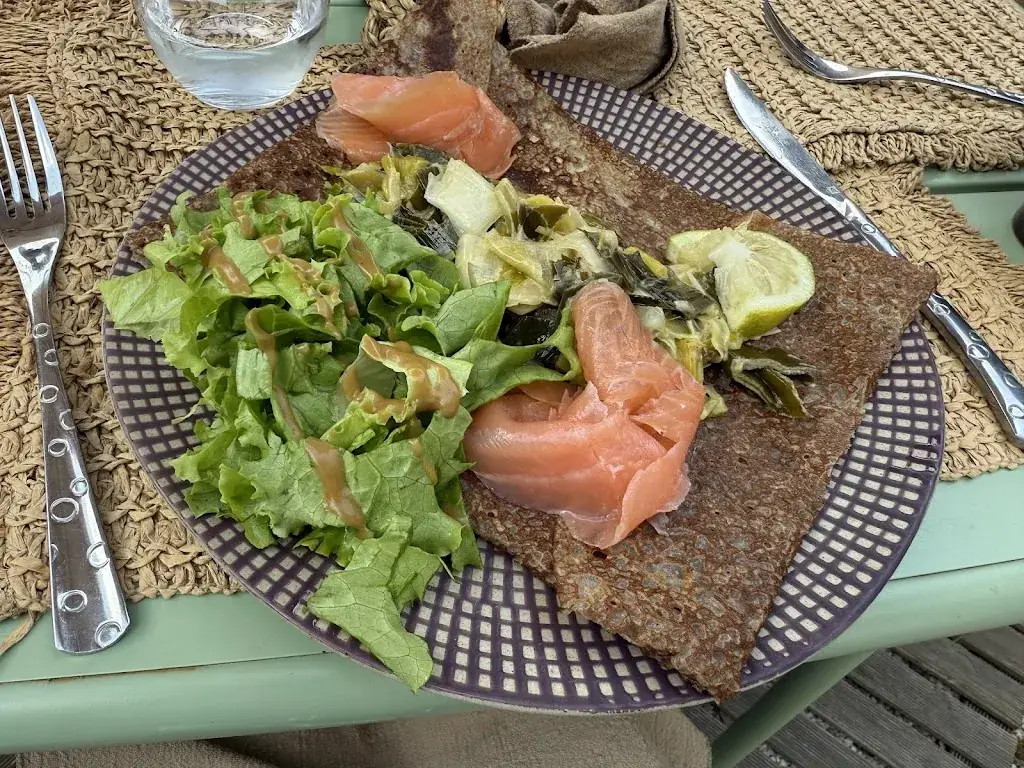 Busy Bee_La Crêperie du château_Garnache_avis