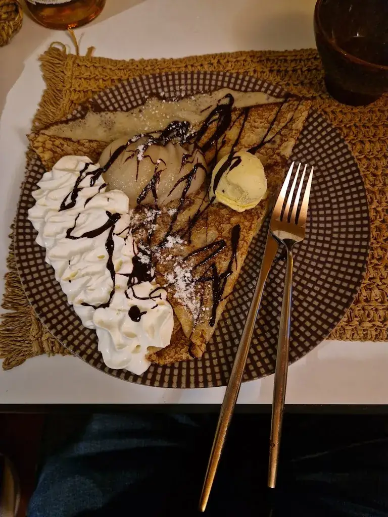 Yves Robin_La Crêperie du château_Garnache_avis