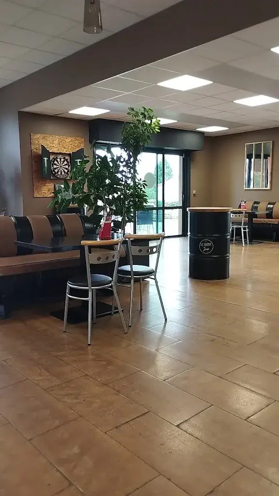 Elias Gllmtt_Le Saint-Jean_Genétouze_review