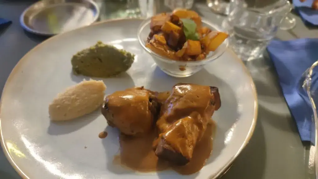 Nazila Indira Mais_Chez Patacol_Guérinière_reseña