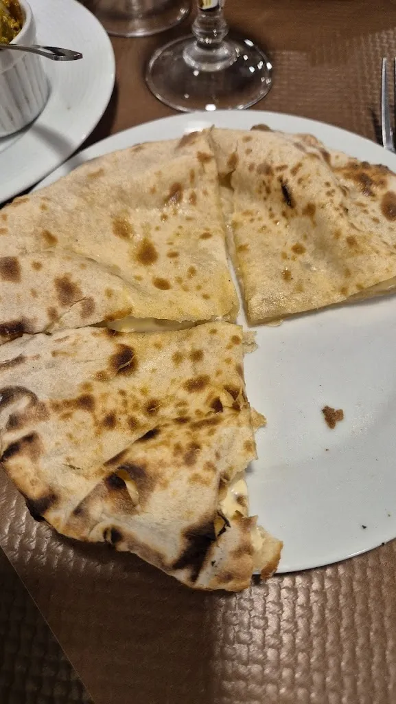 Margo Son_Kashmir Restaurant_Montmélian_review