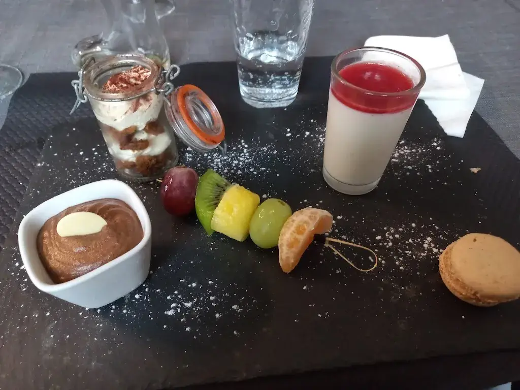 Angèle L'amoureux_Restaurant Le Relais Fleuri_Meilleraie-Tillay_review