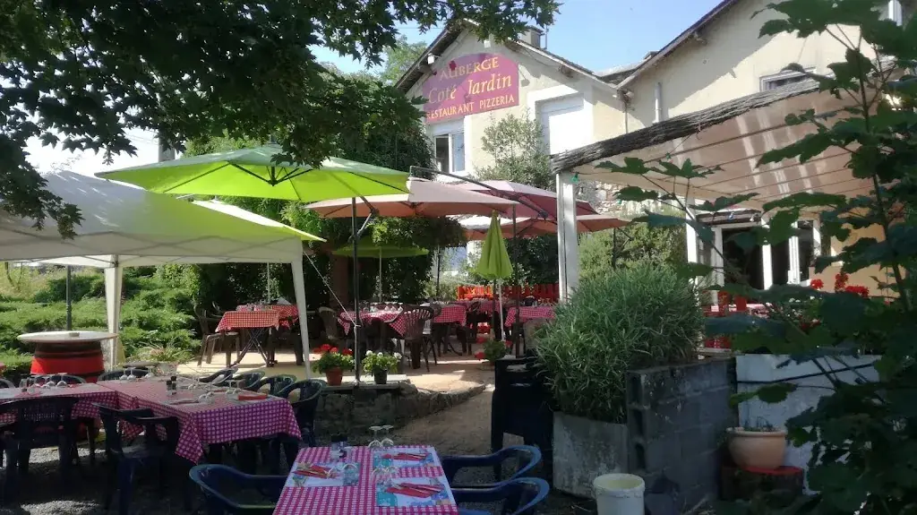 Auberge Côté Jardin restaurant à Ménitré