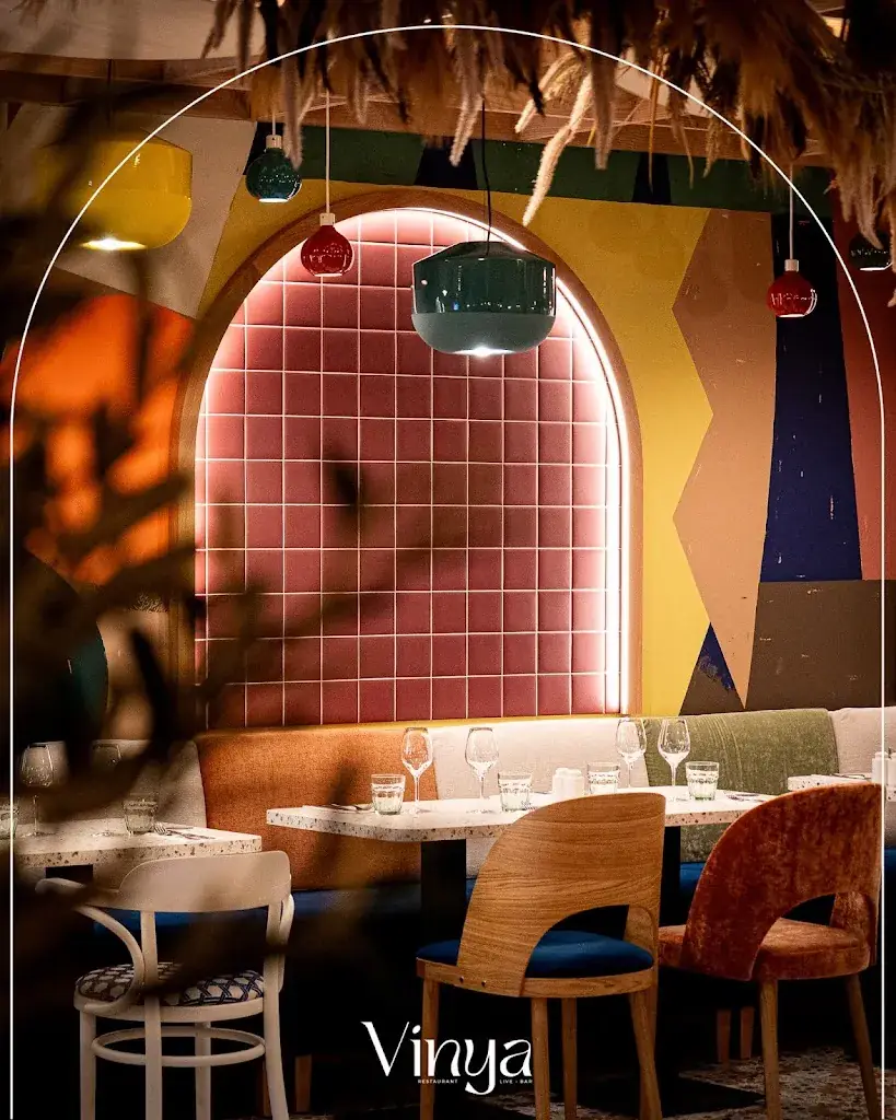 VINYA_Vallet_slider_image_1