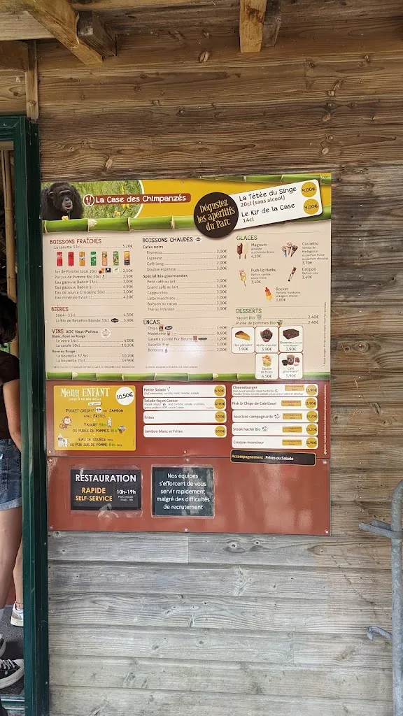 La Case des Chimpanzés restaurant in Romagne