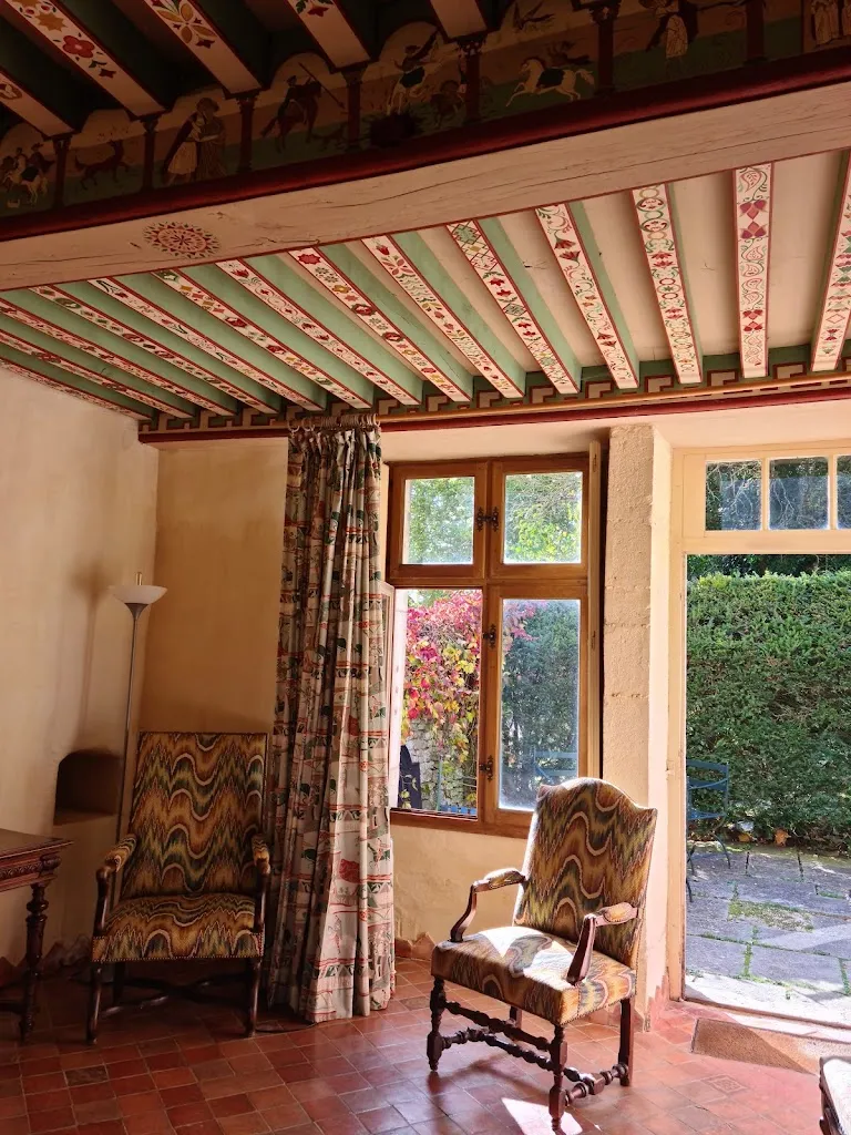 Helen Hammond_Commandery Romagna_Saint-Maurice-sur-Vingeanne_review