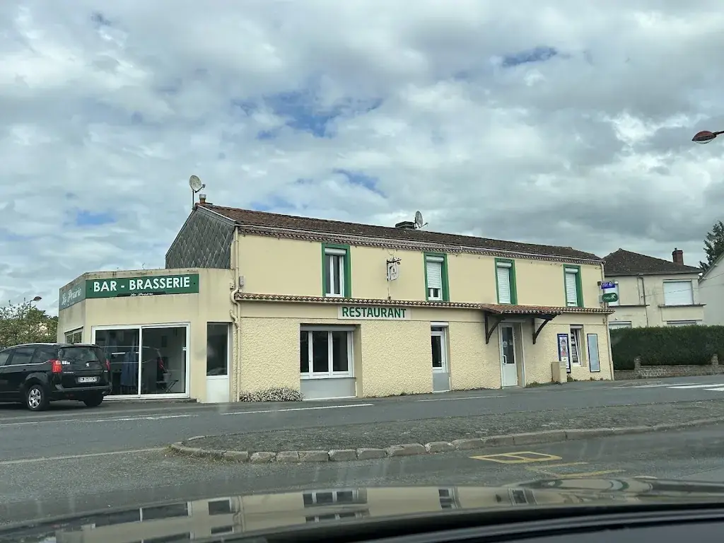 Estelle HEUSSNER_Café de la Prairie_Séguinière_review