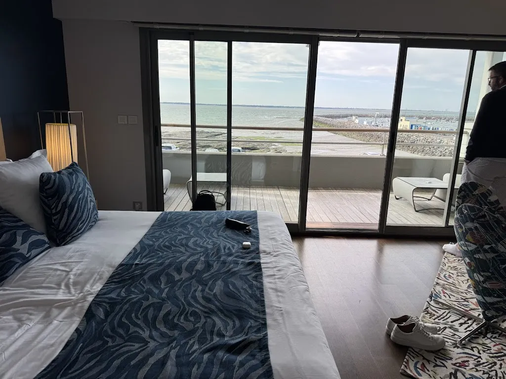 Liz Alex_Hôtel Restaurant Anne de Bretagne | Mathieu Guibert_Plaine-sur-Mer_review