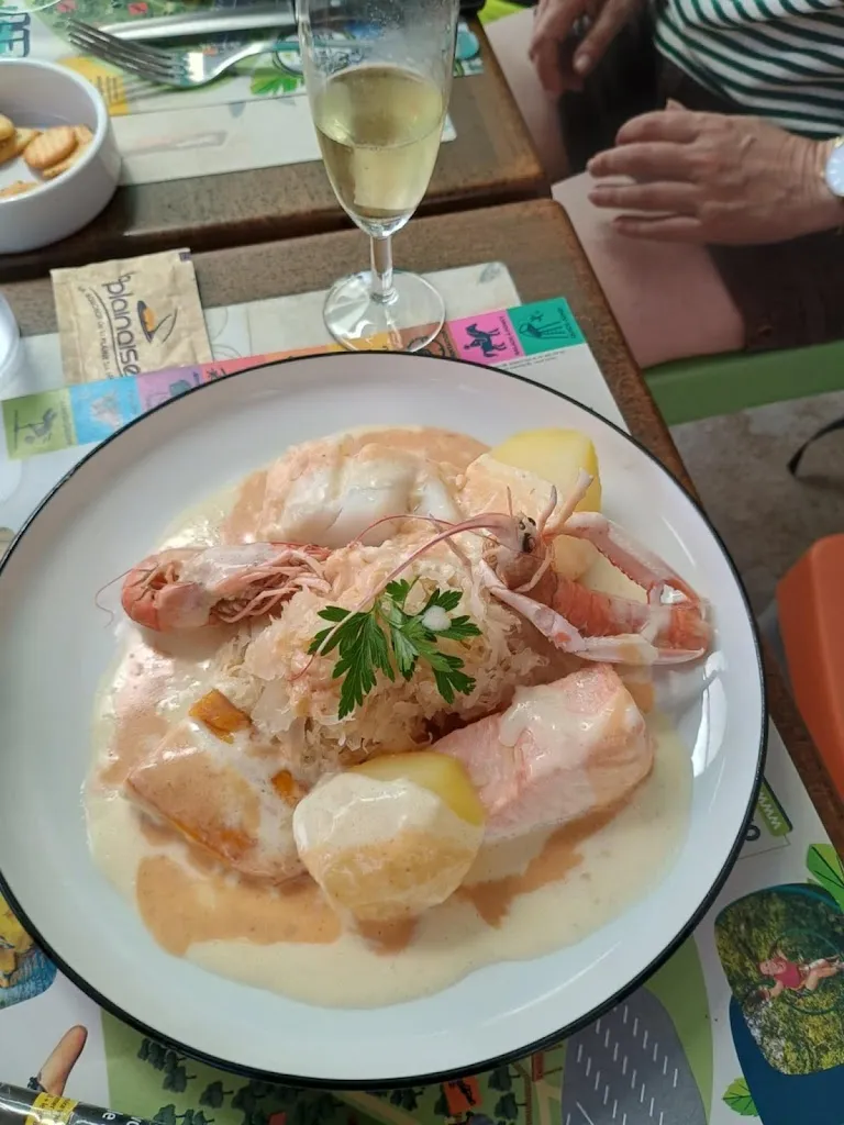 Delphine Chevalier_La Casa Del Papou_Plaine-sur-Mer_review