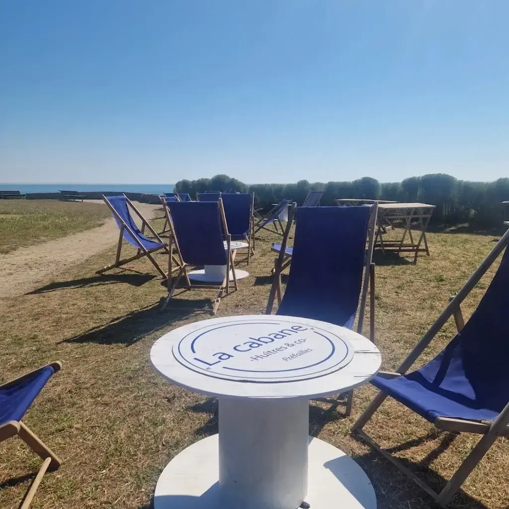 La cabane Huîtres&Co restaurant in Préfailles